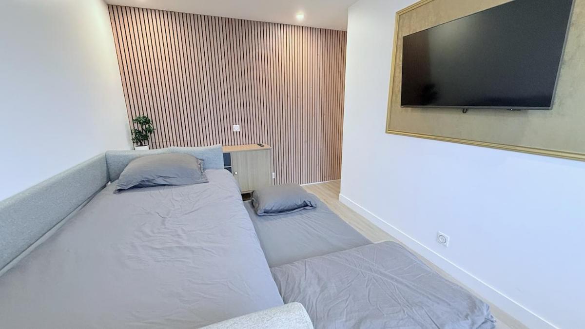 Appartement With Amazing View Of Parking